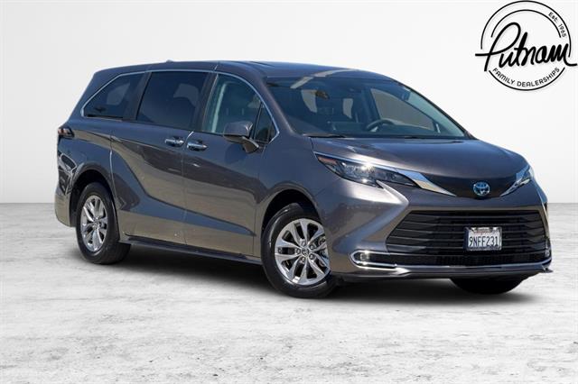 2024 Toyota Sienna XLE 7-Passenger Hybrid AWD's photo