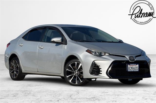 2018 Toyota Corolla SE's photo
