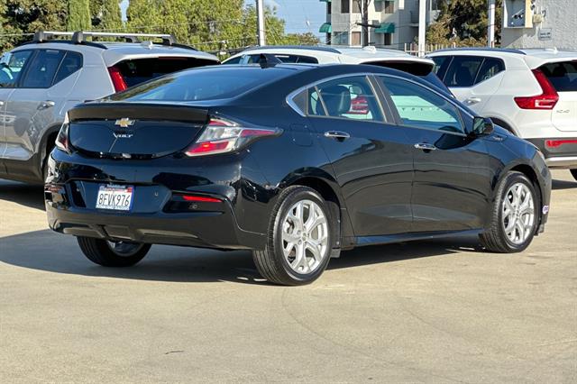 2018 Chevrolet Volt Premier photo 3