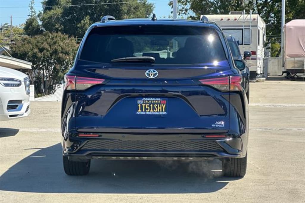 Used 2021 Toyota Sienna XSE 7-Passenger