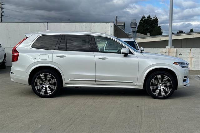 2025 Volvo XC90 T8 photo 2