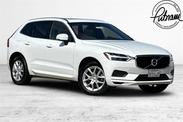 2020 Volvo XC60 T5 Momentum AWD's photo
