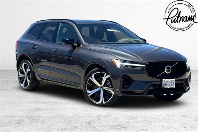 2024 Volvo XC60 T8 Ultimate Dark Theme AWD's photo