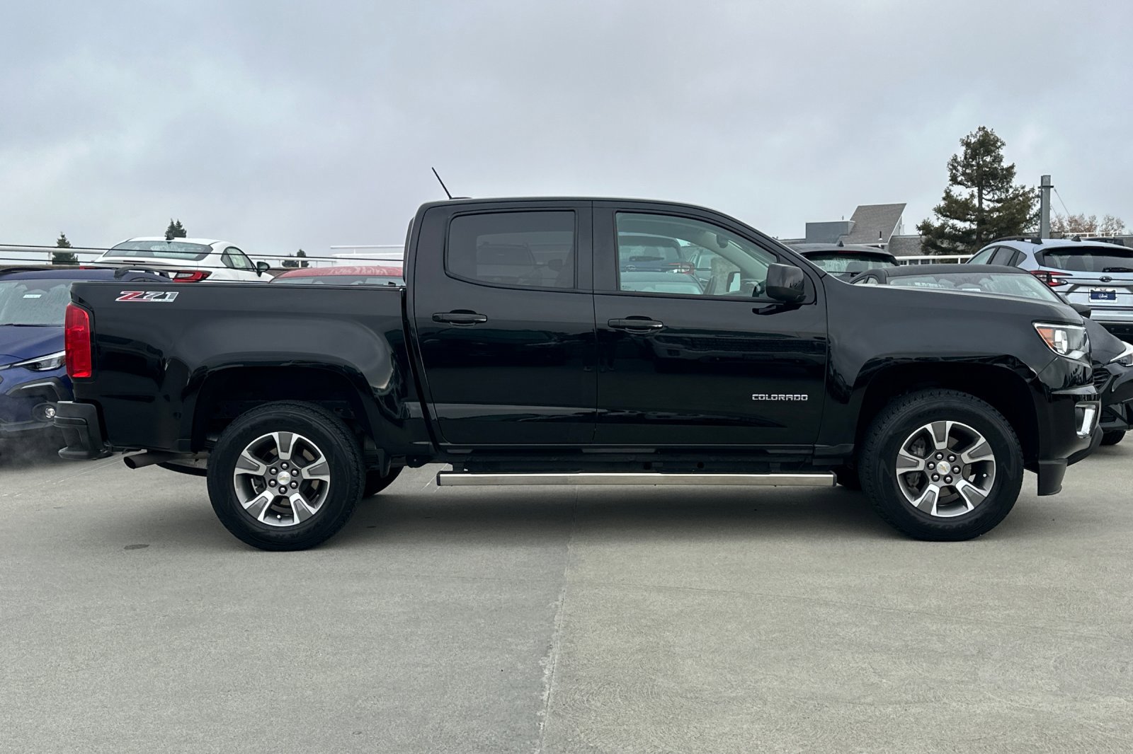 2019 Chevrolet Colorado Z71 photo 2