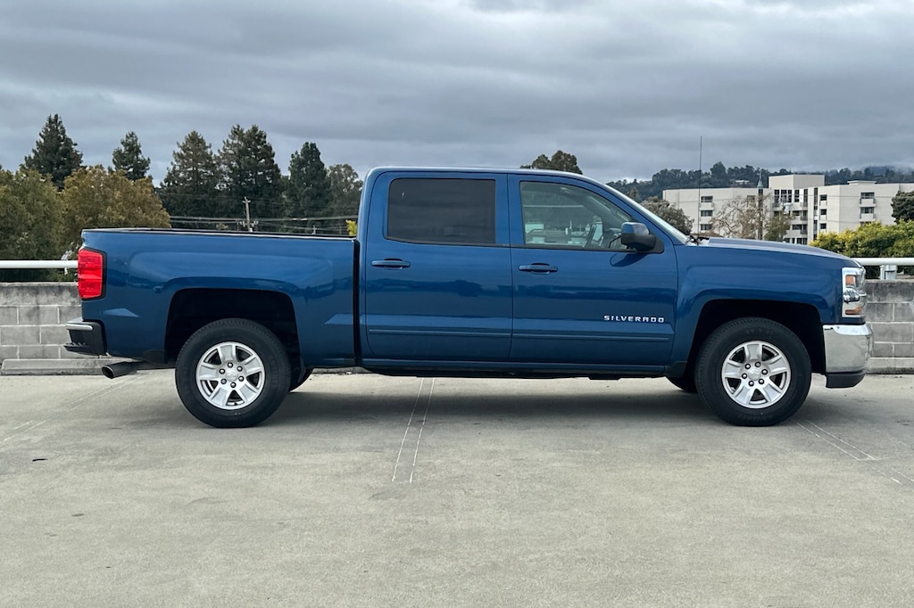 Used 2017 Chevrolet Silverado 1500 LT 2WD Crew Cab 143.5 LT w/1LT
