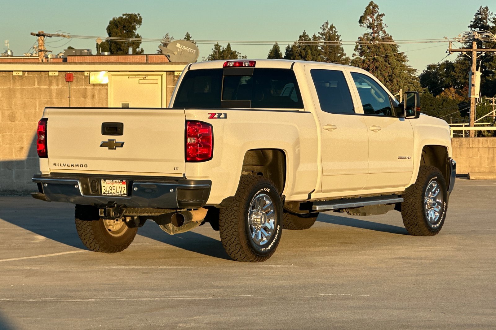 2019 Chevrolet Silverado 2500HD LT photo 3