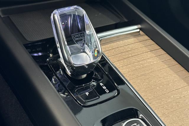 2026 Volvo XC60 Plus - Photo 23