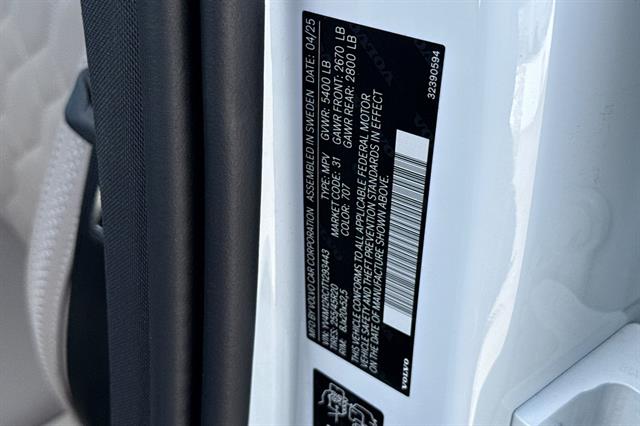 2026 Volvo XC60 Plus - Photo 32