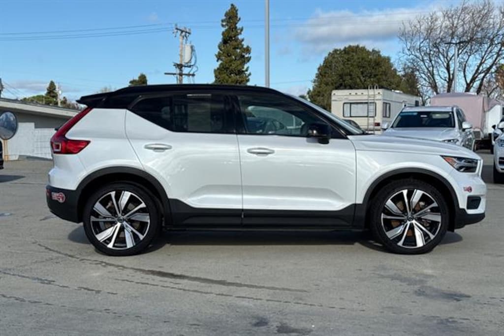 Used 2021 Volvo XC40 Recharge Pure Electric P8 Eawd