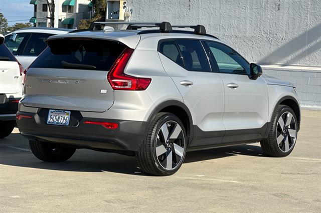 2024 Volvo XC40 Recharge Twin Ultimate photo 3