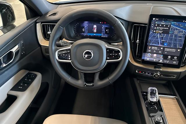 2026 Volvo XC60 Plus - Photo 14