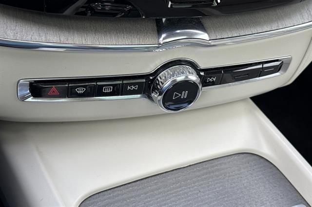 2023 Volvo XC60 Ultimate - Photo 23