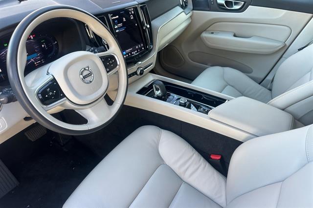 2023 Volvo XC60 Plus - Photo 9