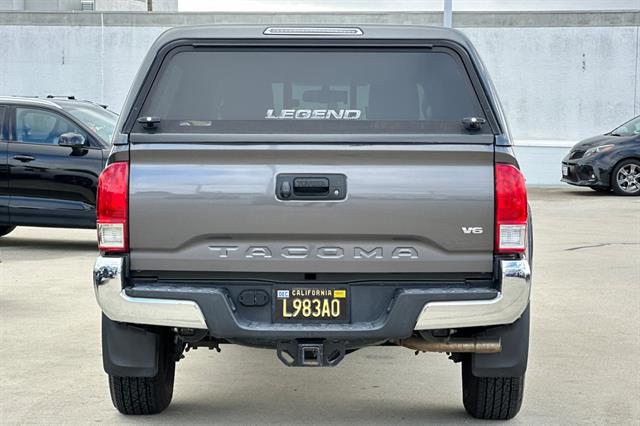 2017 Toyota Tacoma SR5 V6 photo 4