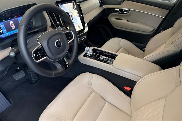 2026 Volvo XC90 Plus - Photo 9