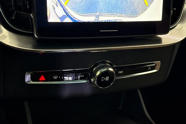 2026 Volvo XC90 Plus - Photo 23