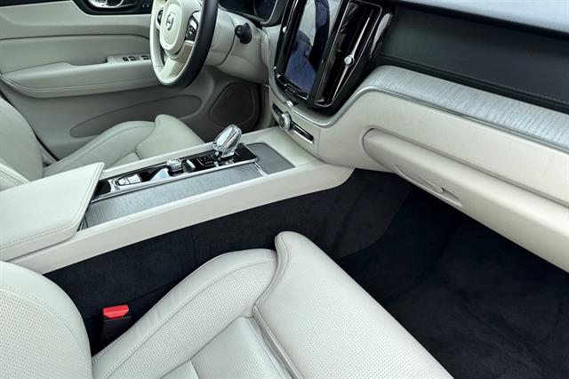 2023 Volvo XC60 Ultimate - Photo 16