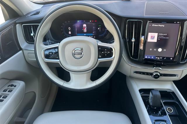 2023 Volvo XC60 Plus - Photo 14