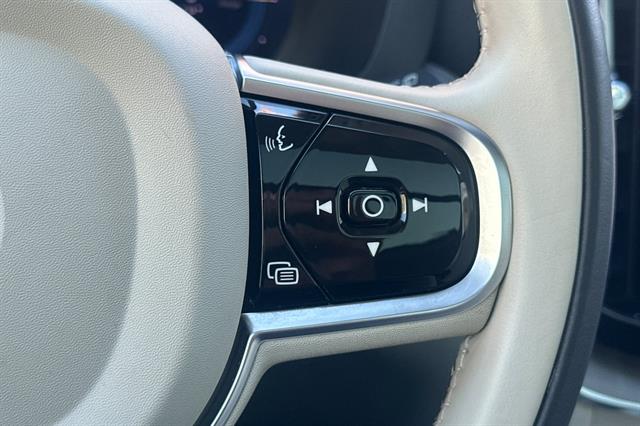 2023 Volvo XC60 Plus - Photo 28