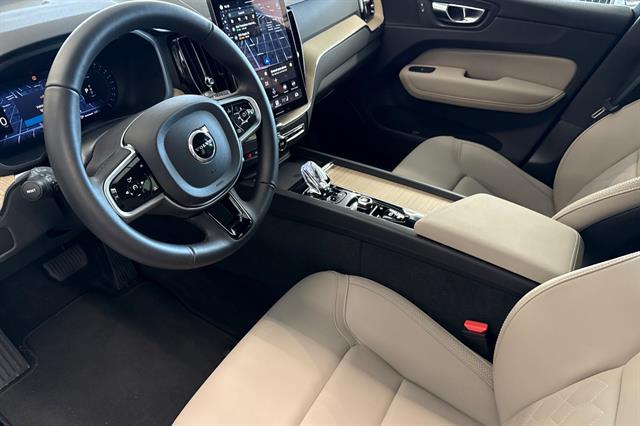 2026 Volvo XC60 Plus - Photo 9