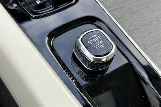 2023 Volvo XC60 Ultimate - Photo 25