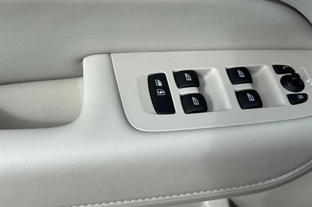 2023 Volvo XC60 Ultimate - Photo 11