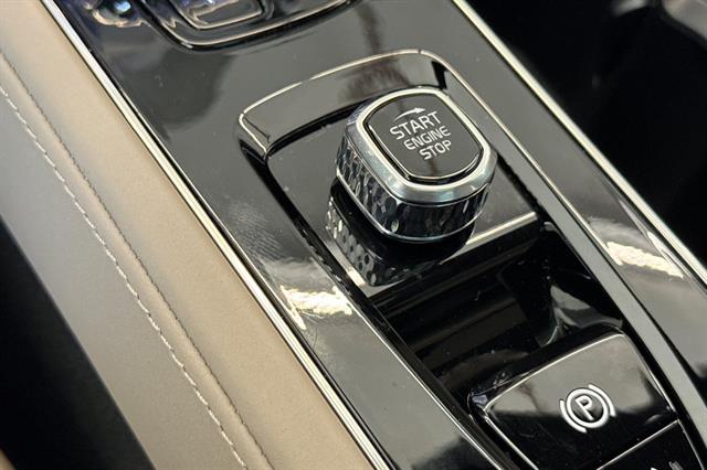 2026 Volvo XC90 Plus - Photo 25