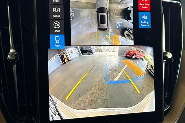 2026 Volvo XC60 Plus - Photo 21