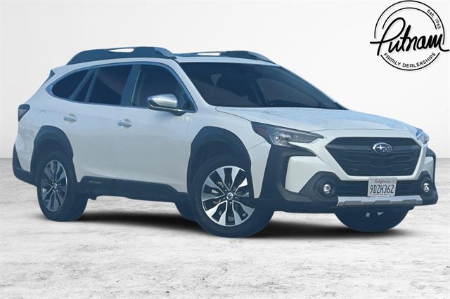 2023 Subaru Outback Touring's photo