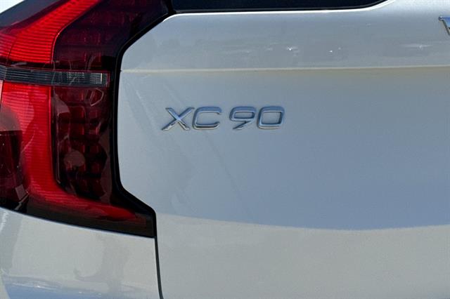 2026 Volvo XC90 Plus - Photo 31