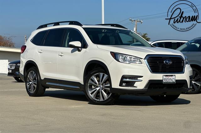 2022 Subaru Ascent Limited's photo