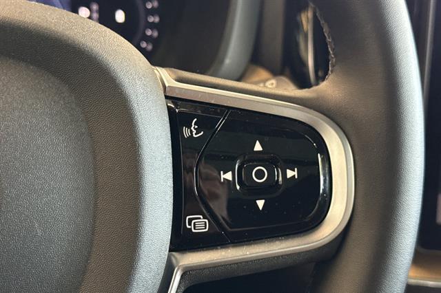 2026 Volvo XC60 Plus - Photo 27