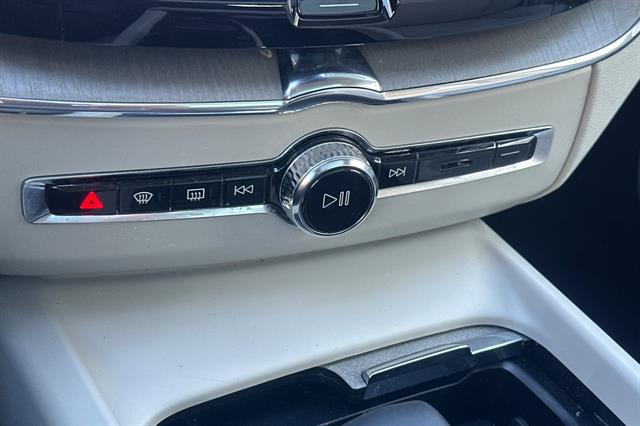 2023 Volvo XC60 Plus - Photo 23