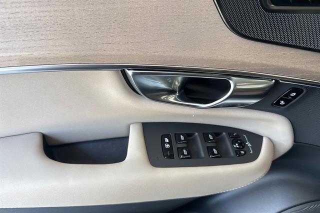 2026 Volvo XC90 Plus - Photo 10