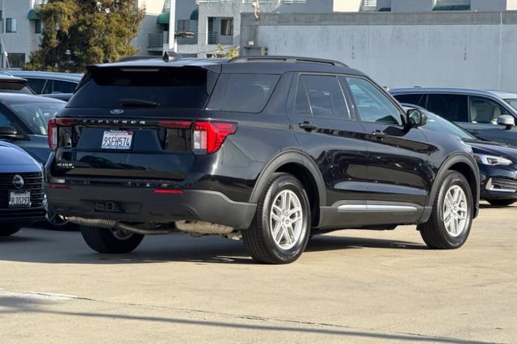 Used 2025 Ford Explorer Active
