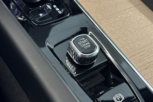 2026 Volvo XC60 Plus - Photo 24