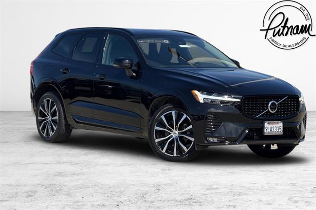 2024 Volvo XC60 B5 Plus Dark Theme AWD's photo