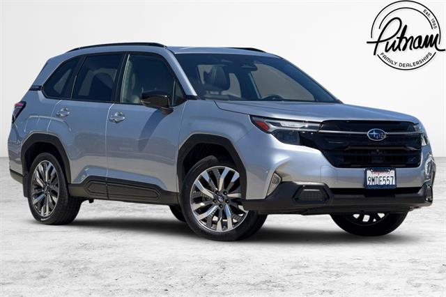 2025 Subaru Forester Touring's photo
