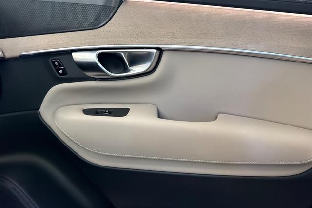 2026 Volvo XC90 Plus - Photo 19