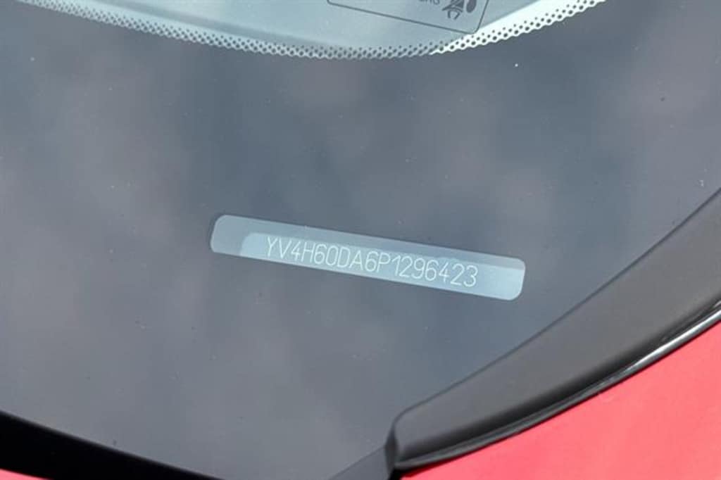 Certified 2023 Volvo XC60 Recharge Plug-In Hybrid Recharge Ultimate Bright Theme