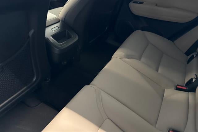 2026 Volvo XC60 Plus - Photo 12