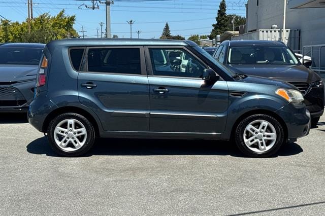 Used 2011 Kia Soul Base with VIN KNDJT2A20B7284795 for sale in Burlingame, CA