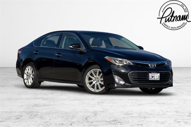 2014 Toyota Avalon Limited's photo