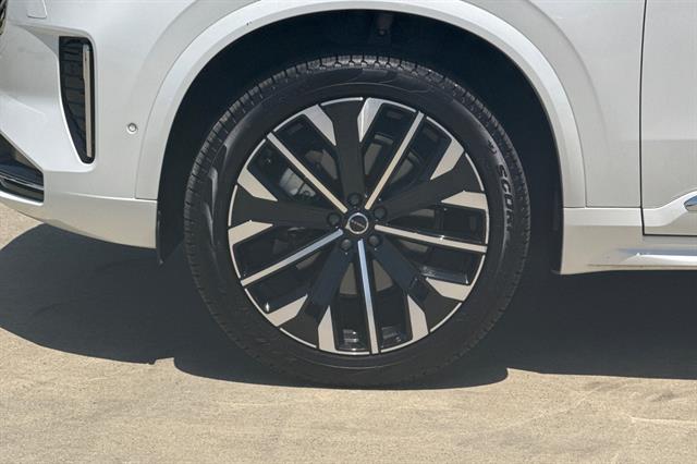 2026 Volvo XC90 Plus - Photo 30