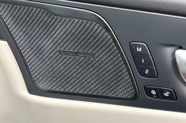 2023 Volvo XC60 Ultimate - Photo 19