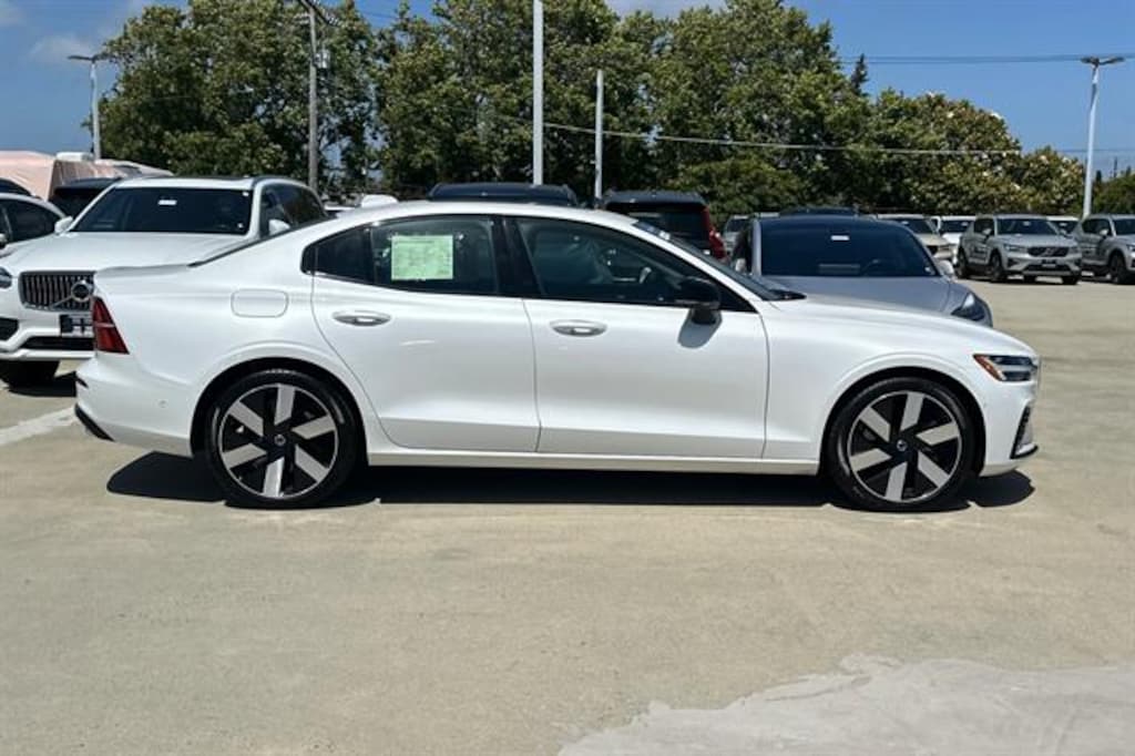 Certified 2024 Volvo S60 Recharge Plug-In Hybrid T8 Plus Dark Theme