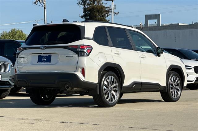 2025 Subaru Forester Touring photo 2