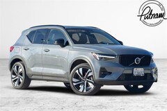 2023 Volvo XC40 B5 Ultimate Dark Theme in Burlingame, CA