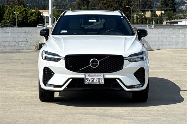 2026 Volvo XC60 Plus - Photo 8