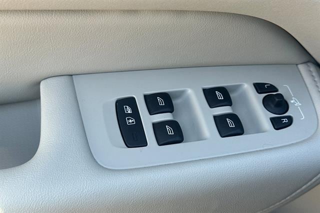 2023 Volvo XC60 Plus - Photo 11